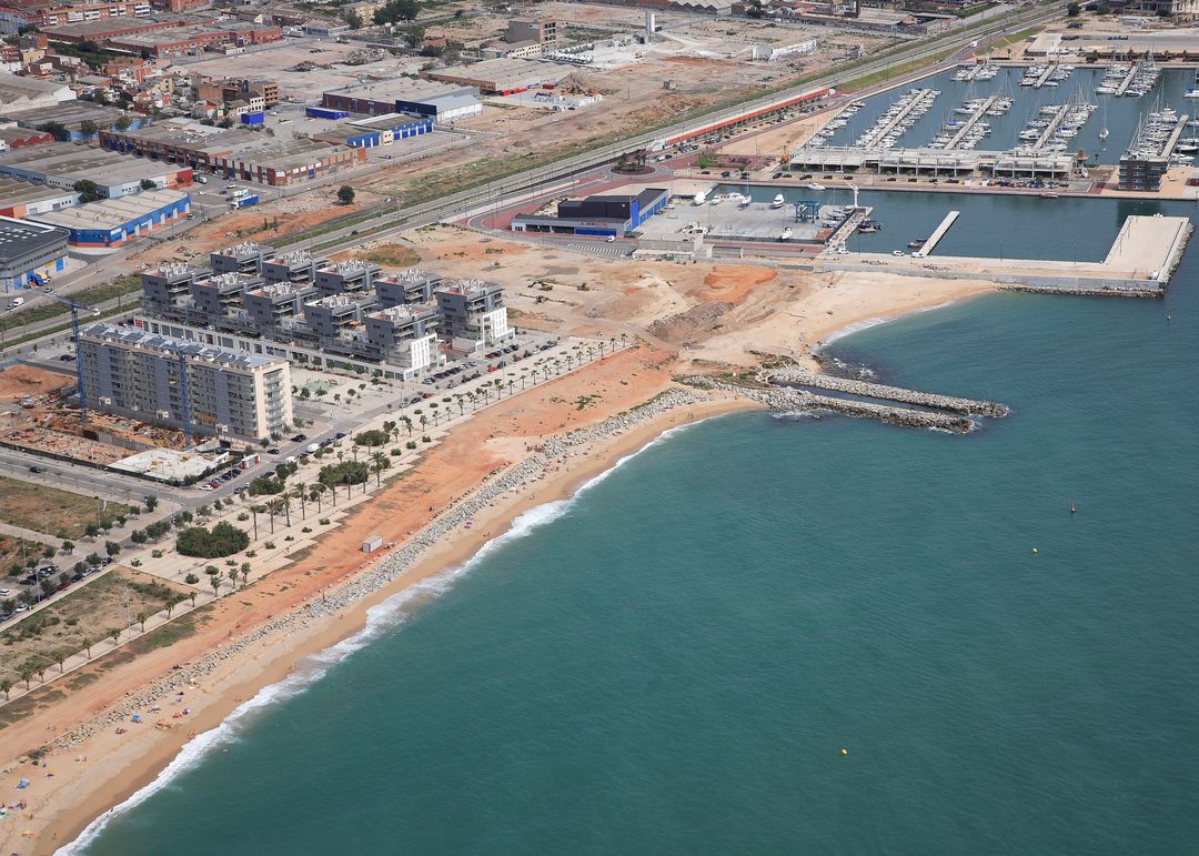 Barri i platja de La Mora (Badalona)